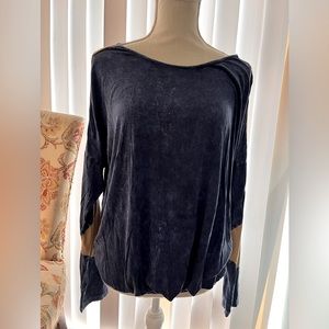 Able mineral washed long-sleeves top with elastic waist, size Medium